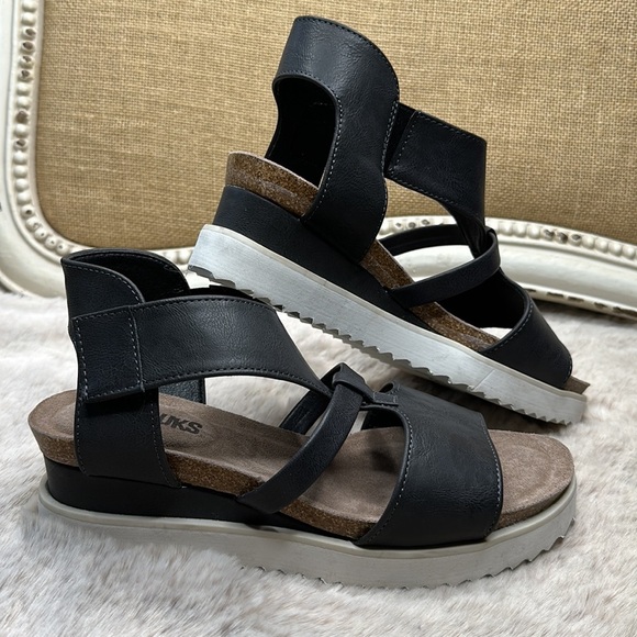 MUK LUKS | Pitch Soprano Flatforms Gray Sandals, NWOT - Picture 5 of 11